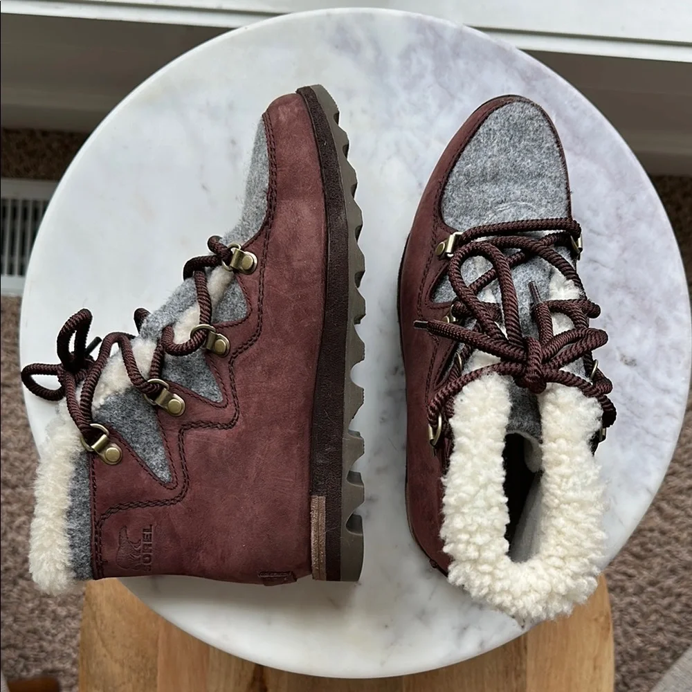 SOREL ANKLE BOOTS SZ 5 Excellent condition - Picture 1 of 9